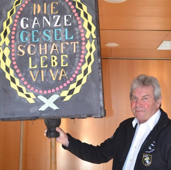 VVF – Ehrenmitglied und Fasnatrat Ronald Rettenberger kümmert sich hauptverantwortlich um den besonderen Brauch in der Gemeinde Bürs. 
