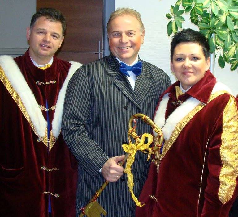 Bürgermeister nehmen Ihren Hut