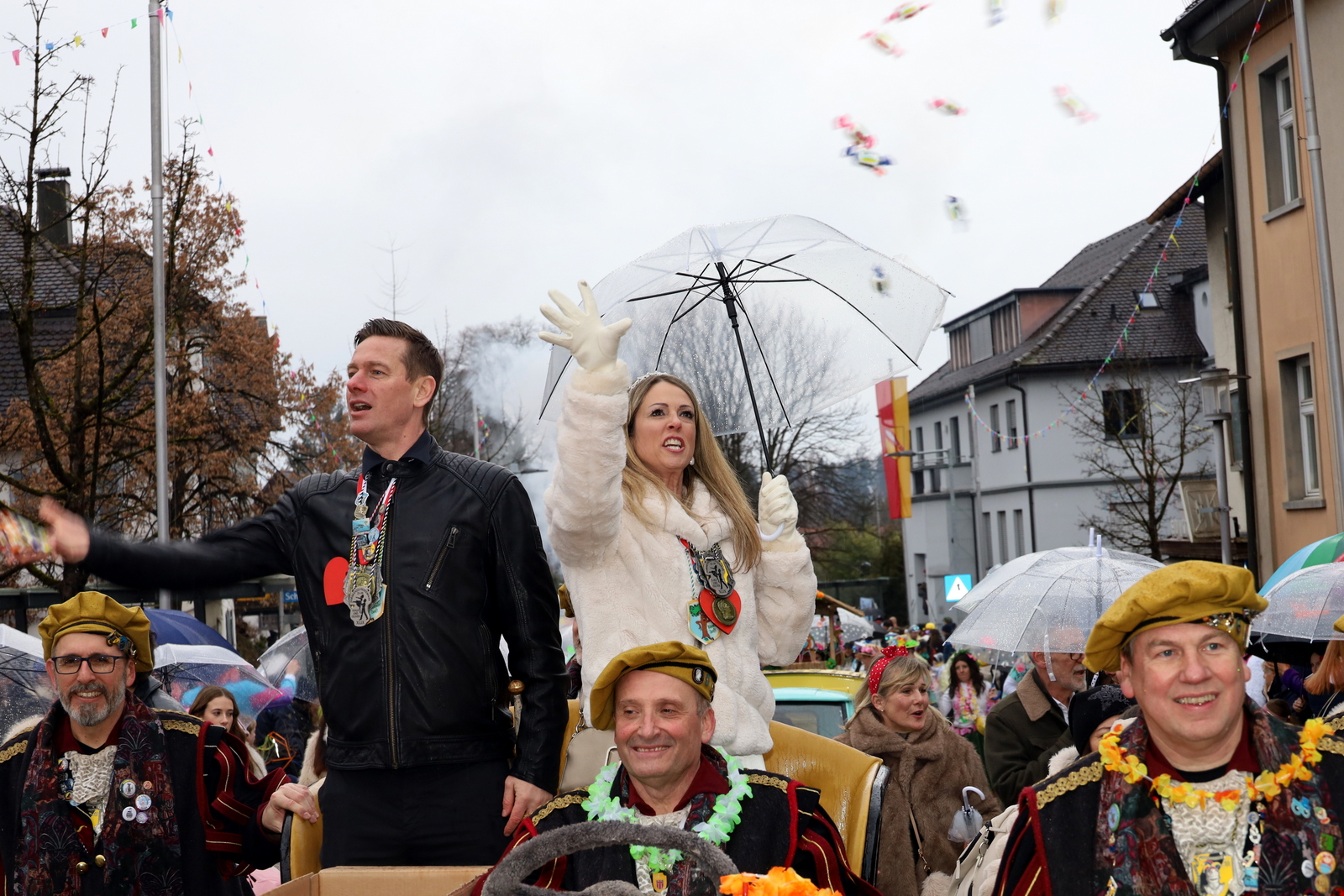 : beste Laune trotz Nieselregen beim Hörbranzer Familienumzug 2026