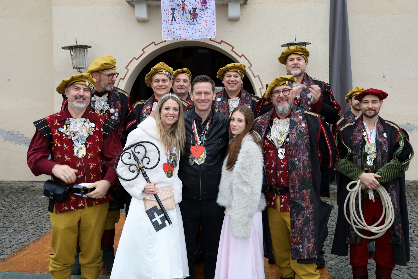 Prinzenpaar, Infantin Alissa und die Hörbranzer Raubritter mit dem Hörbranzer Gemeindeschlüssel