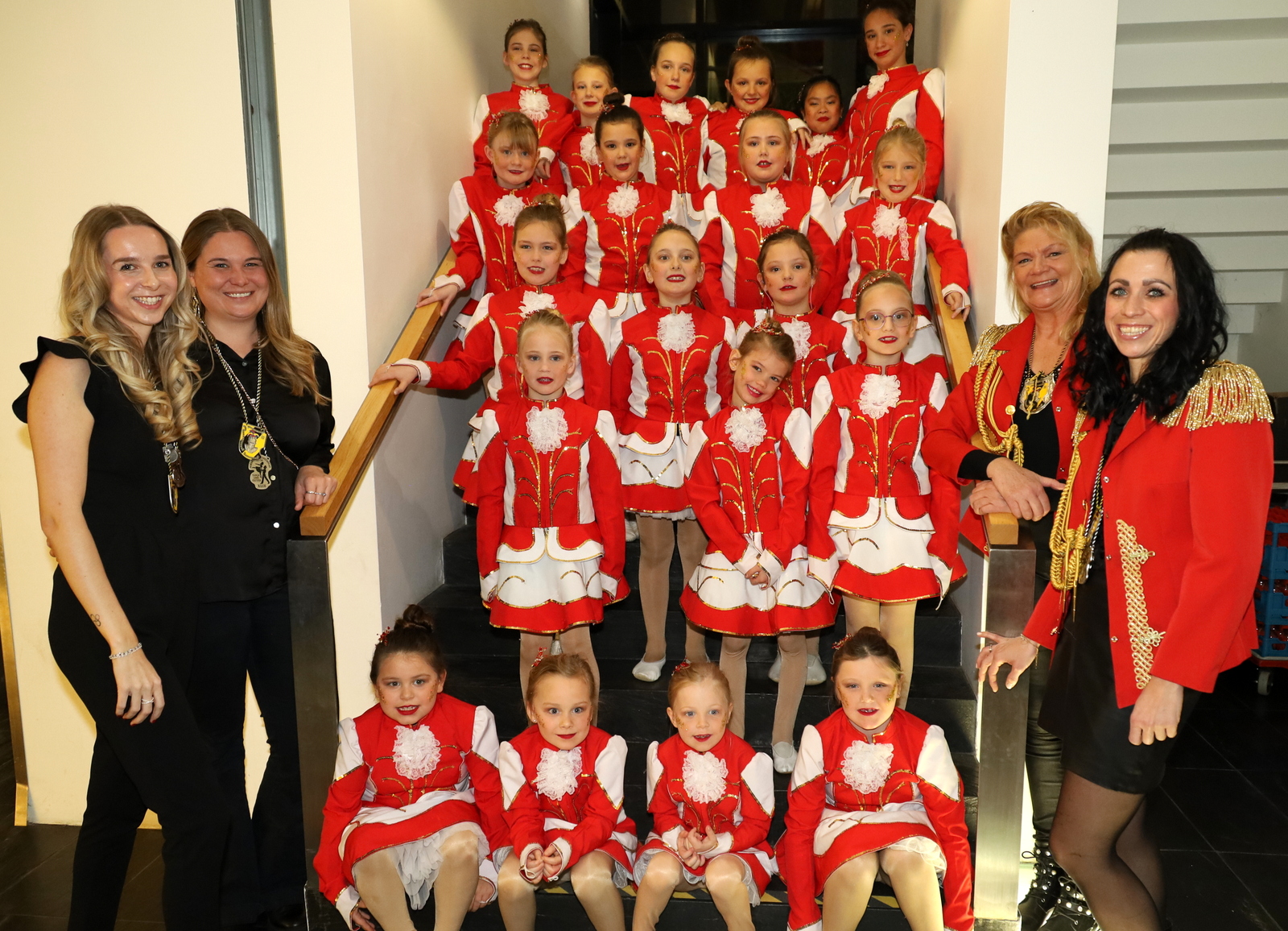 der Stolz der Faschingsgilde: Kindergarde Hörbranz mit ihren Leiterinnen